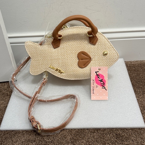 Betsey Johnson Handbags - Betsey Johnson natural wicker style fish crossbody bag purse NWT